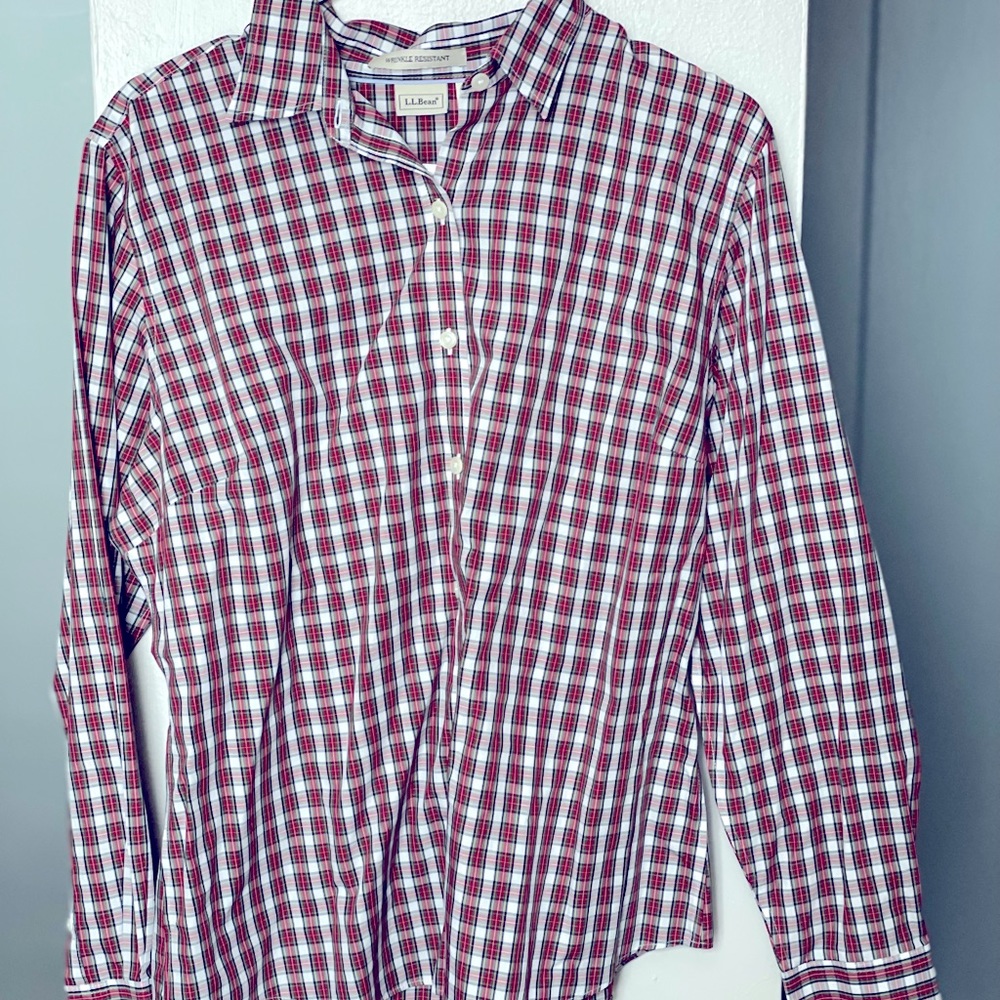 10 DOLLAR SALE ON EVERYTHING: NWOT L L Bean Button Down